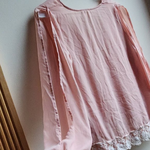 Tobi Pink Open Sleeve Lace Blouse Size Medium - Picture 14 of 16